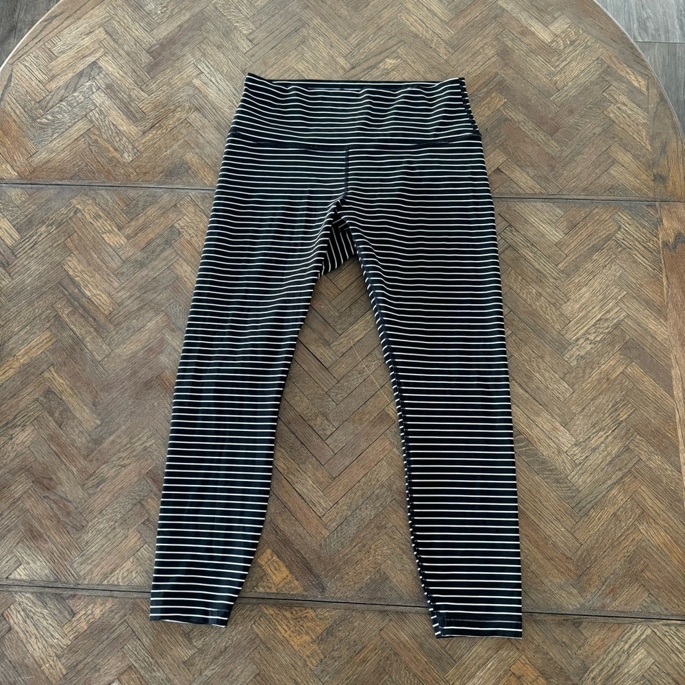 Lululemon Wunder Under striped legging
